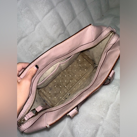 Croquette Kate Spade Bow Purse! Definitely pre-loved, could be cleaned. - Picture 3 of 3